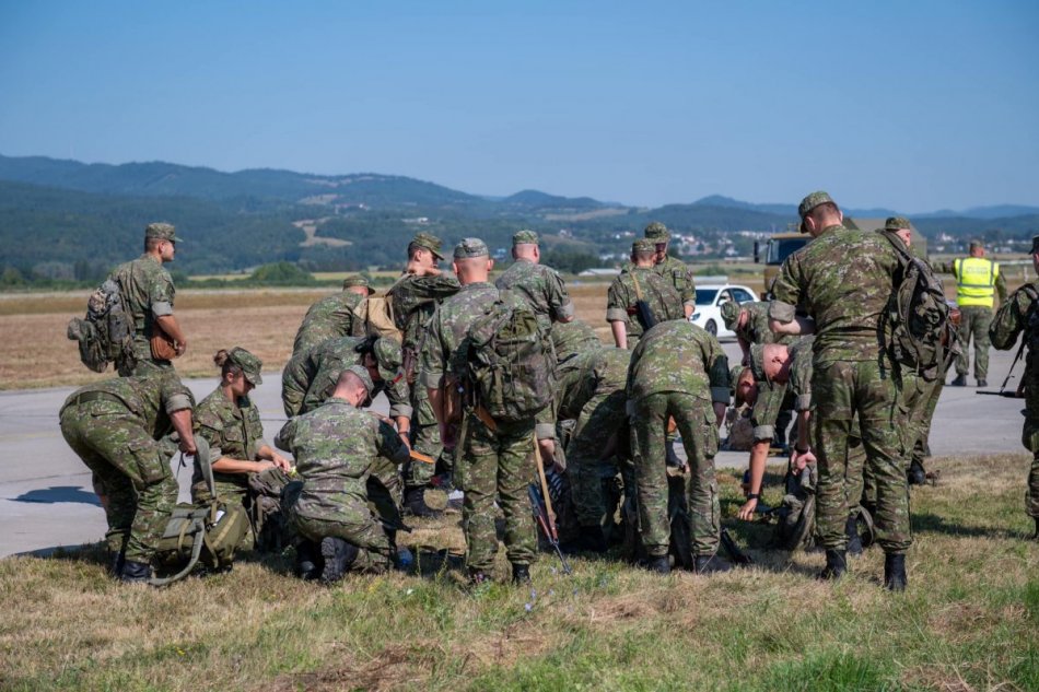 V OBRAZOCH: Vojaci sa pripravujú na Oslavy SNP