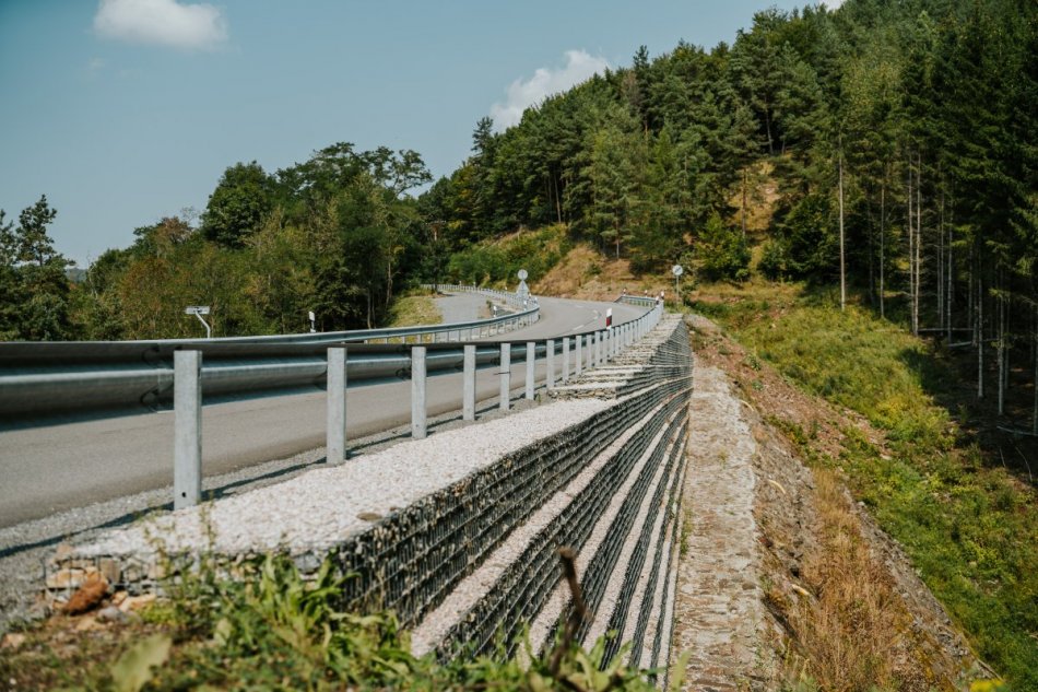 OBRAZOM: BBSK prepojil krajské mesto s južnými okresmi zrekonštruovanou cestou