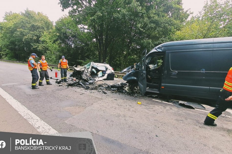 V OBRAZOCH: Tragická čelná zrážka v okrese Krupina