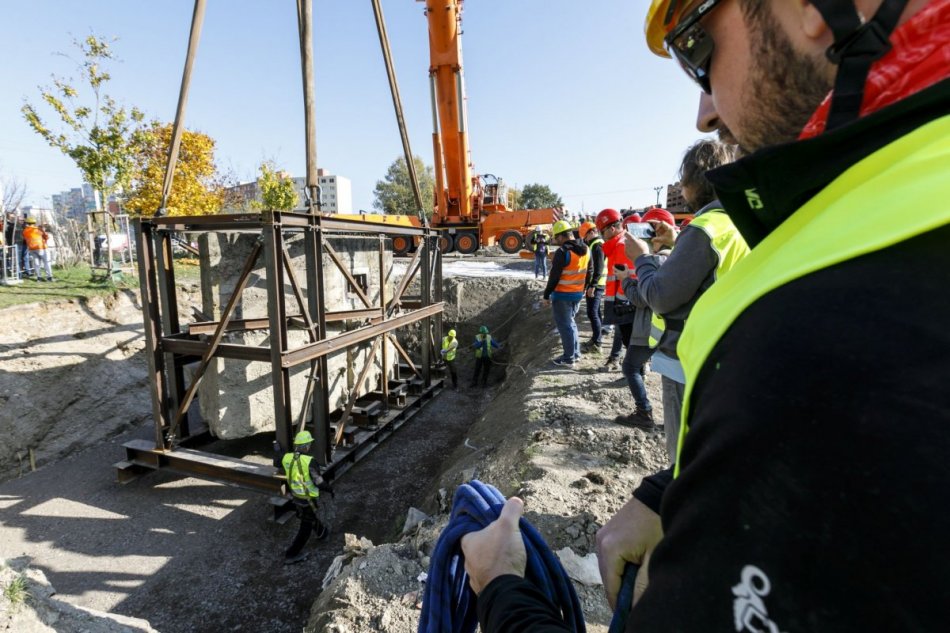 Presun protitankovej steny v Petržalke