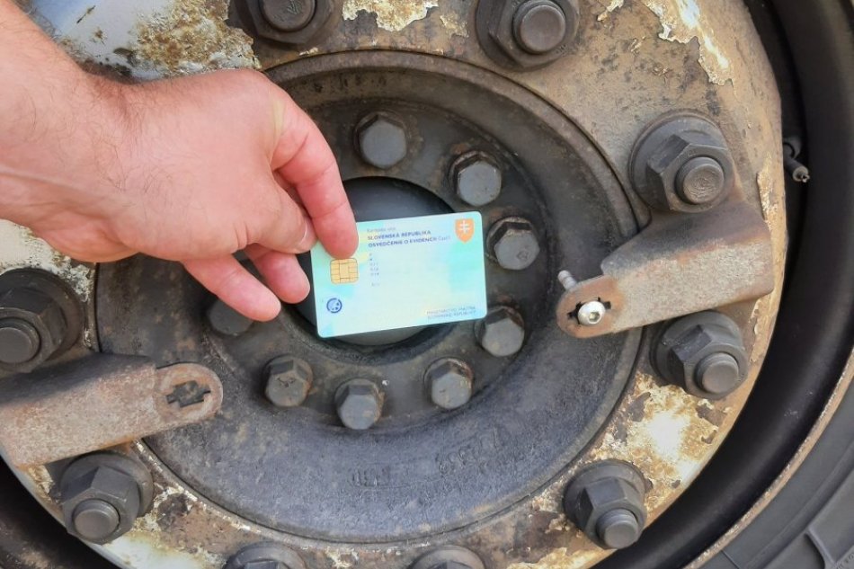 Poškodený autobus viezol školákov do českej ZOO