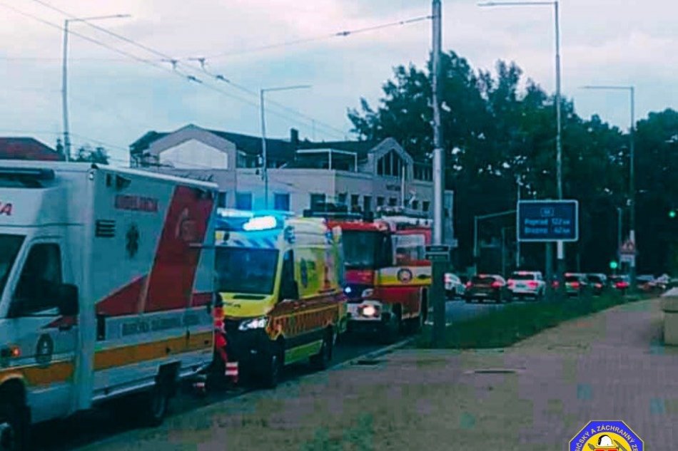 V OBRAZOCH: Záchrana muža z rieky