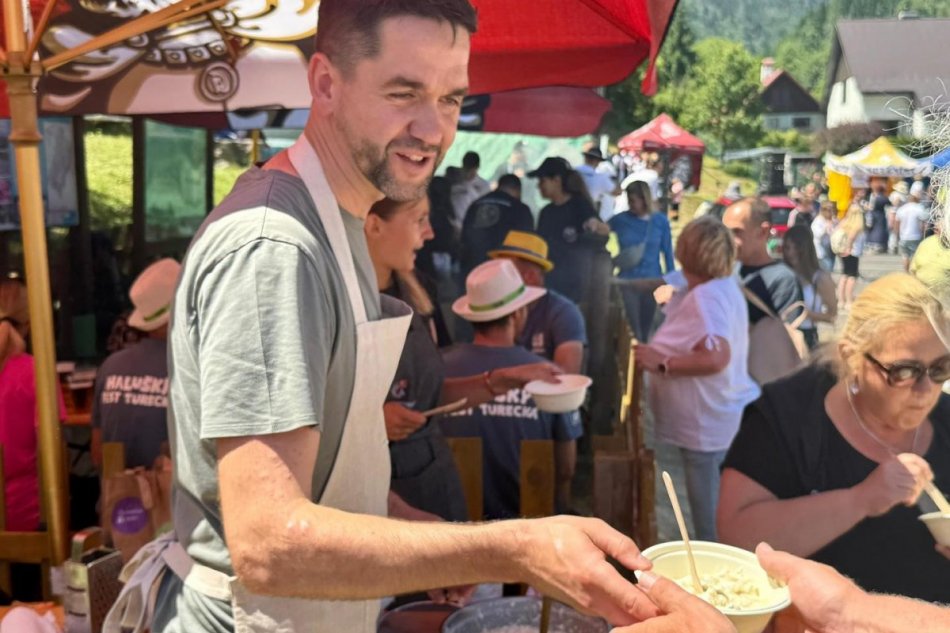 V OBRAZOCH: Lunter s krajským tímom bojovali na súťaži vo varení halušiek