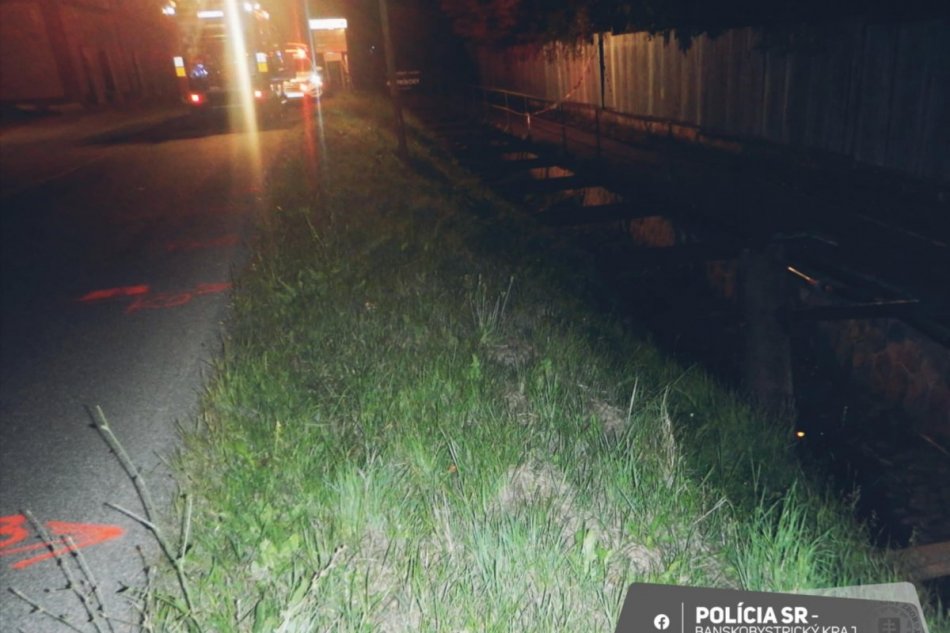 V OBRAZOCH: Motorka skončila po nehode v potoku