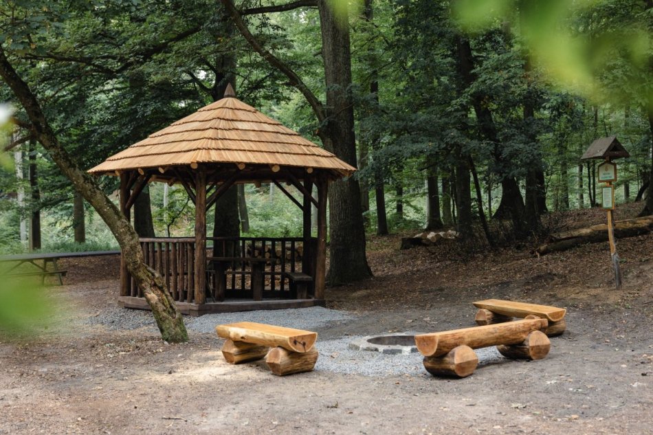 V mestských lesoch pribudli štyri nové altánky