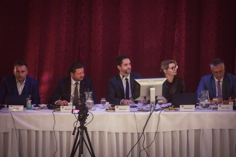 V OBRAZOCH: Krajské zastupiteľstvo BBSK