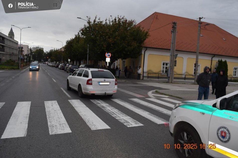 Na priechode v Hlohovci zrazili ženu