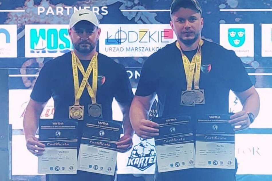 V OBRAZOCH: Úspechy policajných silákov Vladimíra a Martina