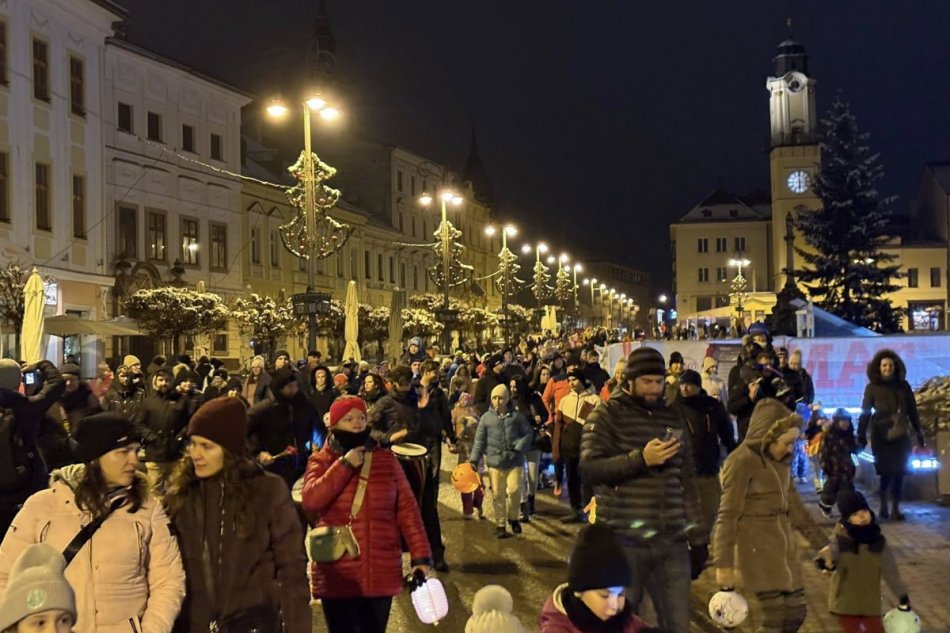 V OBRAZOCH: Lampiónový sprievod centrom Banskej Bystrice