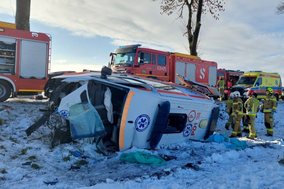 Tragická nehoda sanitky v Poľsku