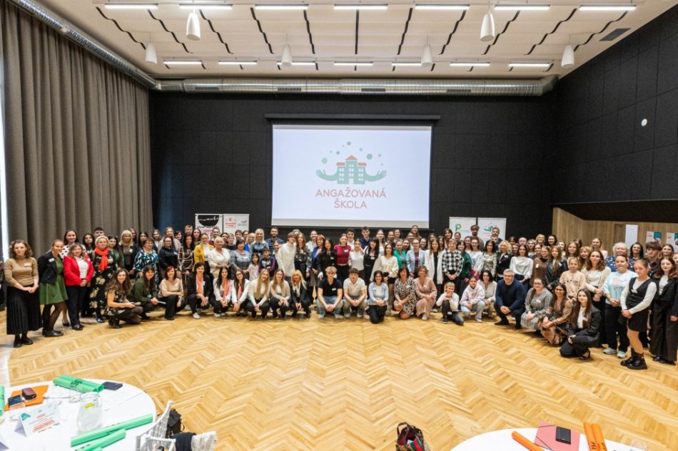 V OBRAZOCH: UMB získala značku Angažovaná škola