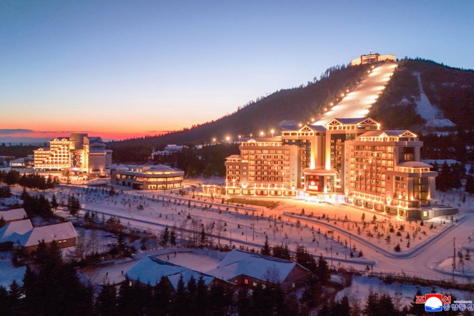 Kim Čong-un otvoril luxusné horské stredisko