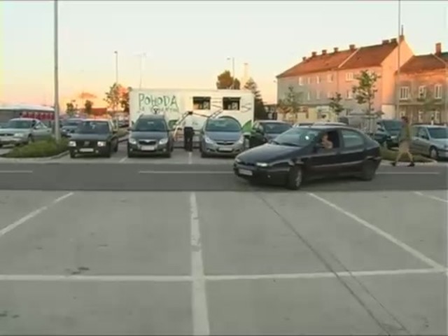 Autokino pri hypermarkete