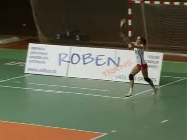 Volejbal ženy: Vysokoškoláčky nestačili na Žilinu, Gymnazistky uspeli v Pezinku 