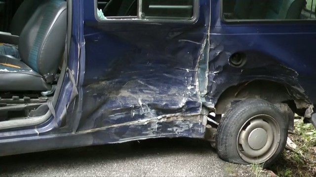 Žena predvídala nehodu ... fiat v šmyku zdemoloval auto!