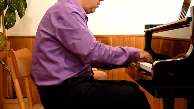 Klavírny recitál Marcela Štefka: Na klavíri hrá ako o život