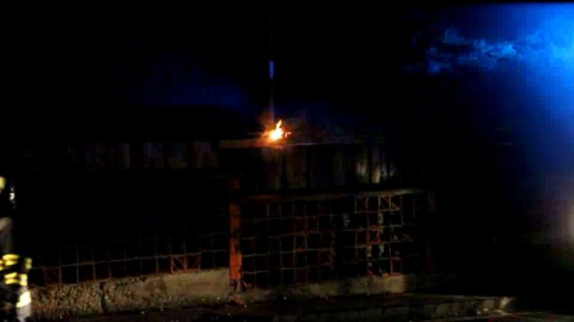 Rýchly zásah hasičov zachránil majetky Kremničanov