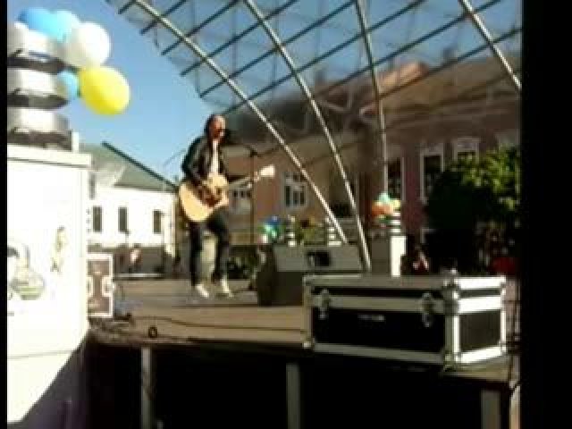 Peter Cmorík zaspieval breznianskym mamám