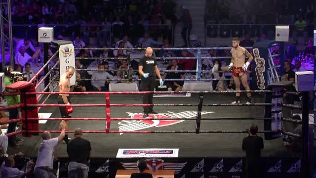 4. zápas K-1 do 71 kg: Martin Navrátil (L. Mikuláš) vs. Michal Peczar (Bratislav